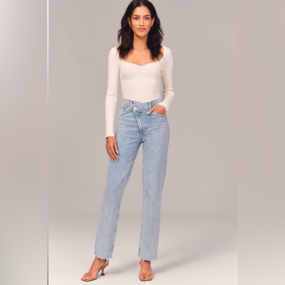Abercrombie & Fitch The 90’s Straight Ultra High Rise Curve Love